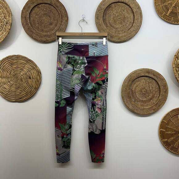 Nike Dri-Fit Colorful Cityscape Athletic Workout Legging Activewear Small - Picture 2 of 5